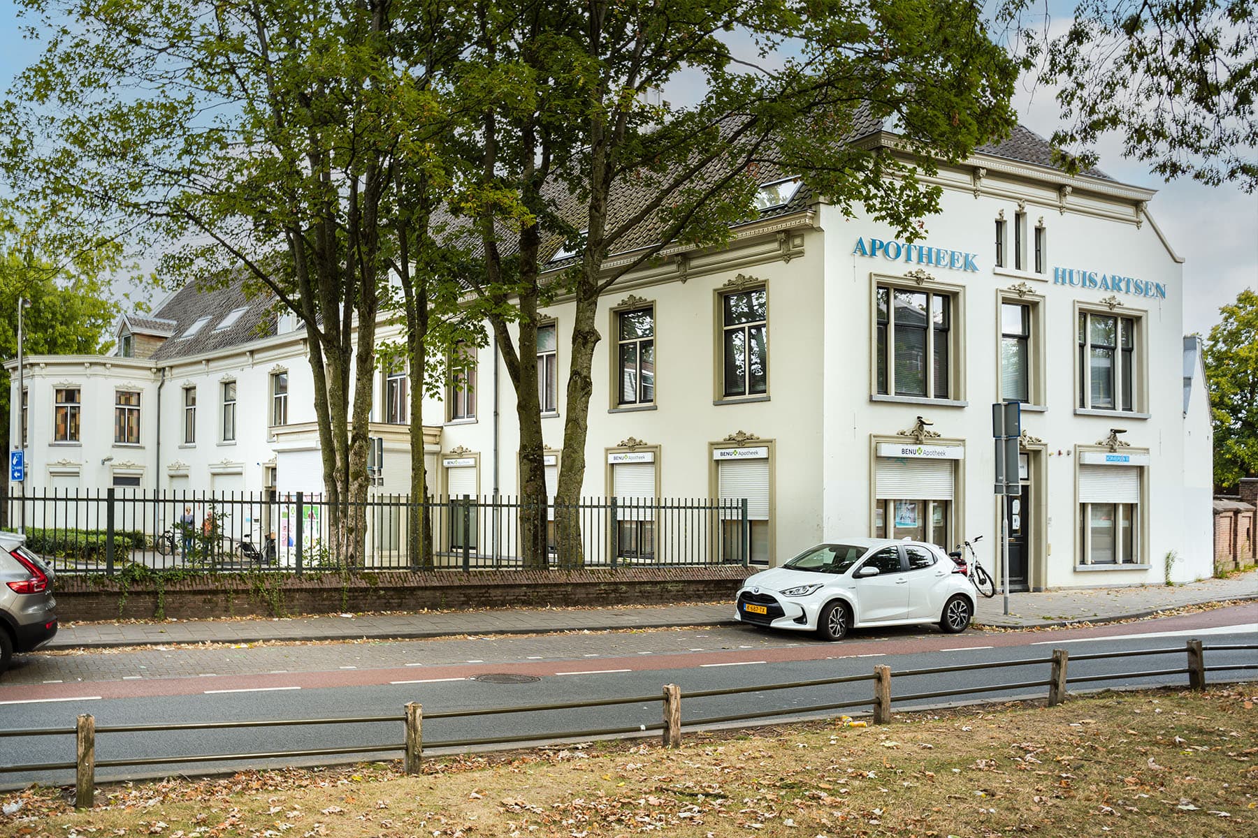 Verkocht beleggingsblok aan Korvelplein 8-10 in Tilburg.